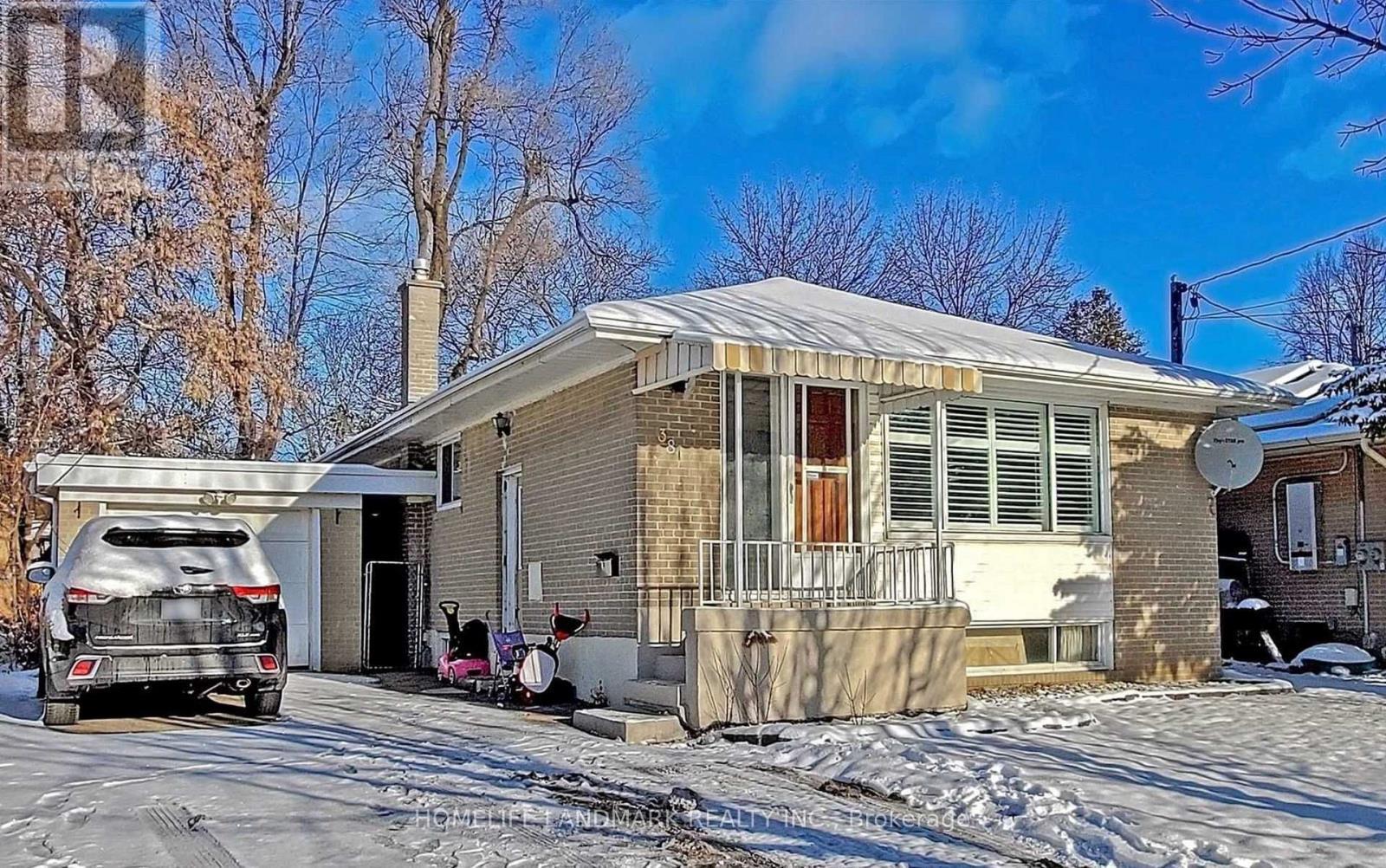 381 Osiris Drive, Richmond Hill, ON - Outdoor