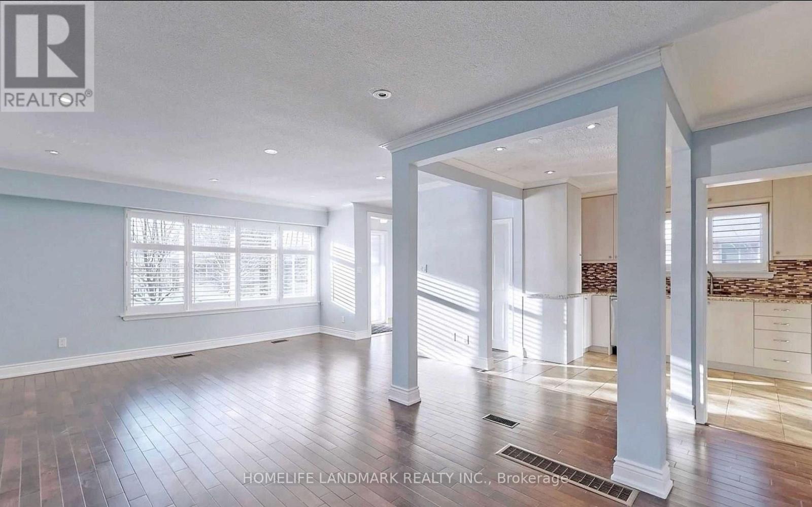 381 Osiris Drive, Richmond Hill, ON - Indoor Photo Showing Other Room