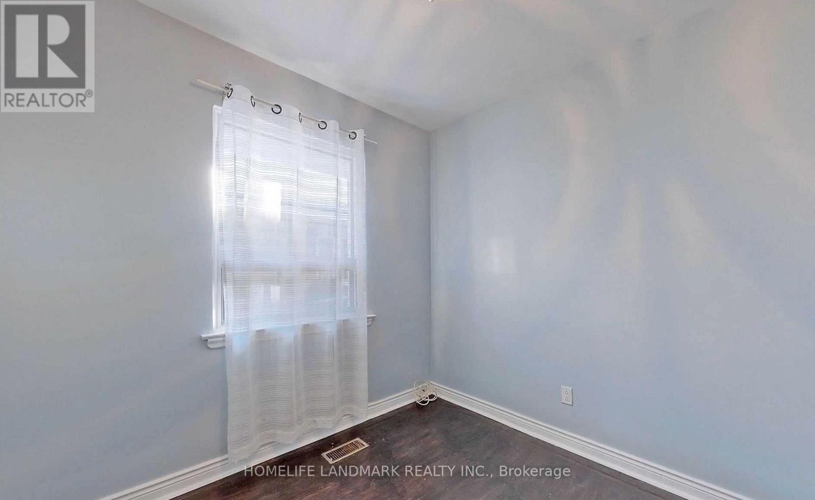 381 Osiris Drive, Richmond Hill, ON - Indoor Photo Showing Other Room