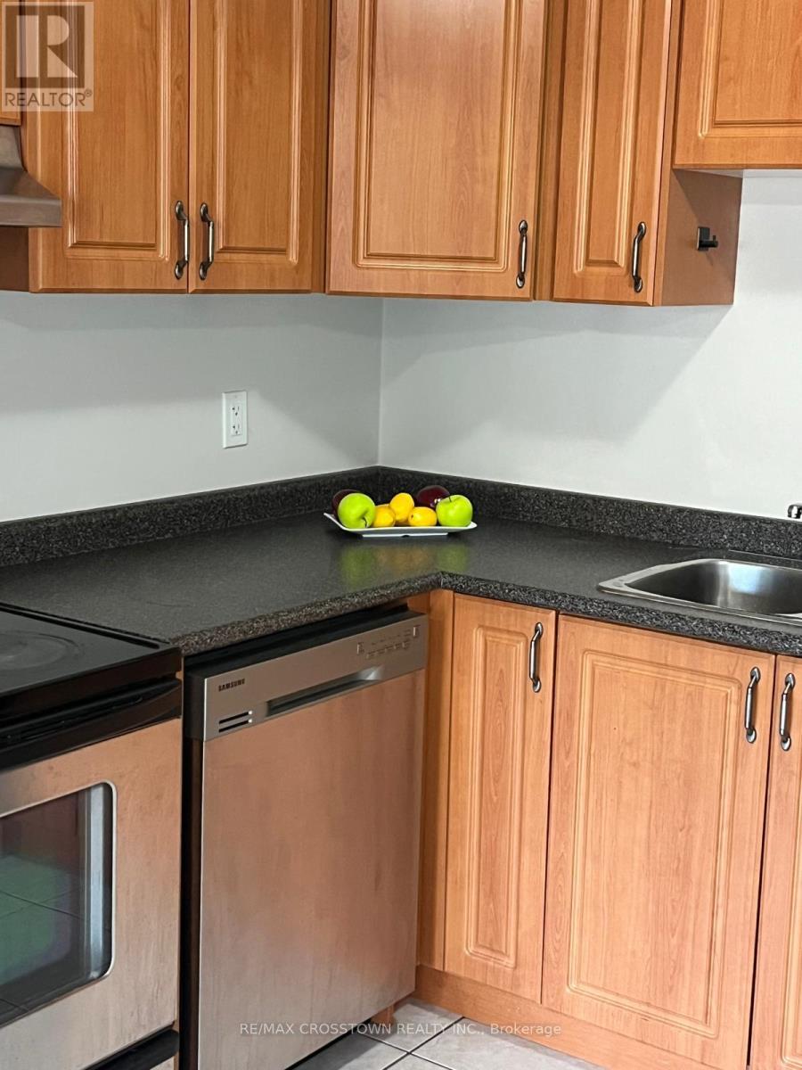 39 - 75 Prince William Way, Barrie, ON - Indoor Photo Showing Kitchen