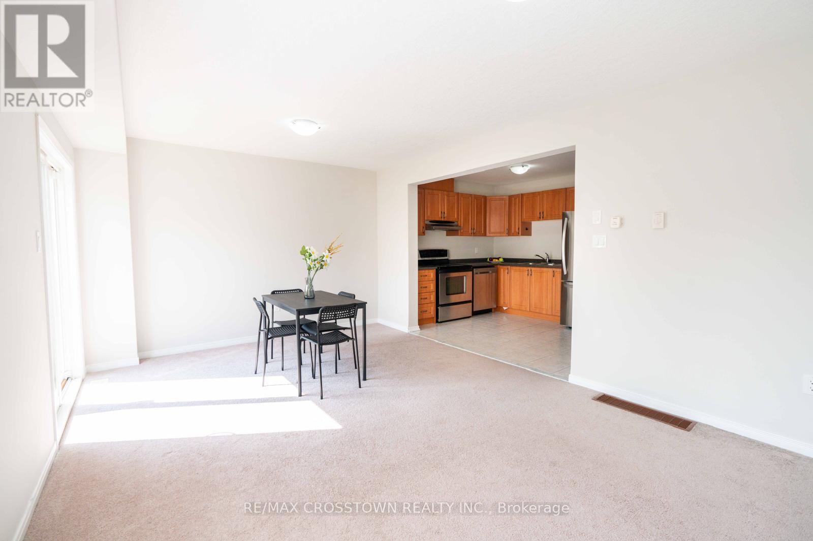 39 - 75 Prince William Way, Barrie, ON - Indoor