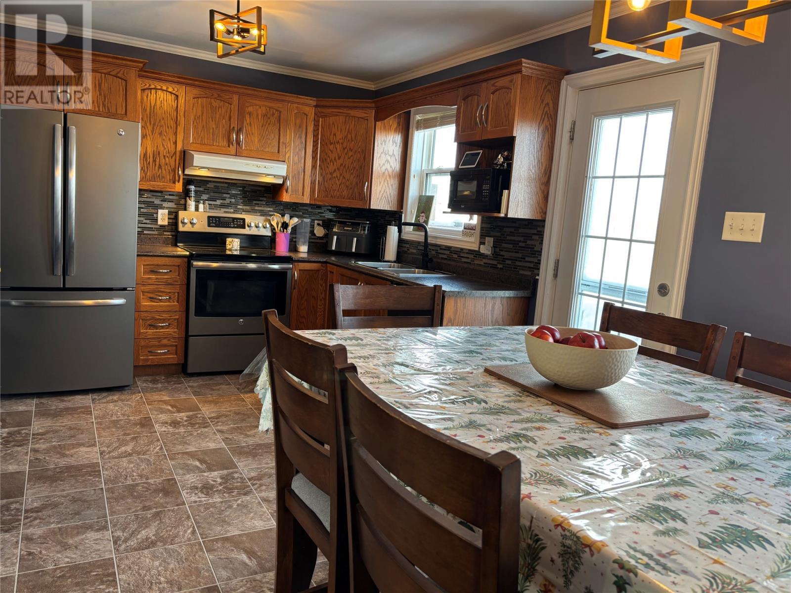 132 Green Acre Drive, St. John'S, NL - Indoor Photo Showing Kitchen