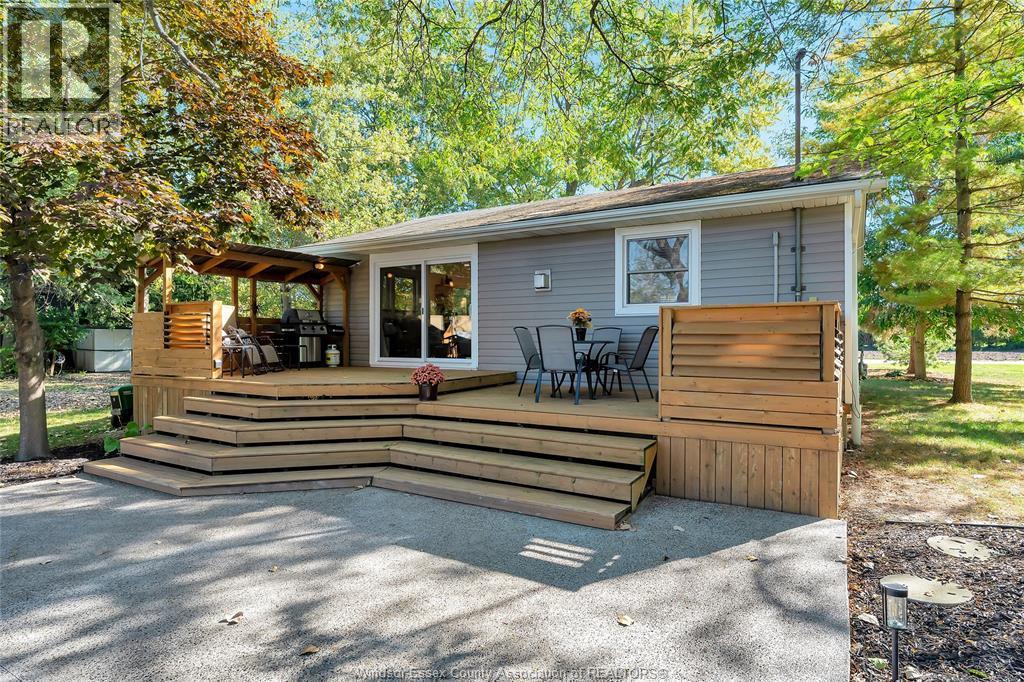 255 Edward Road, Lakeshore, ON - Outdoor With Deck Patio Veranda