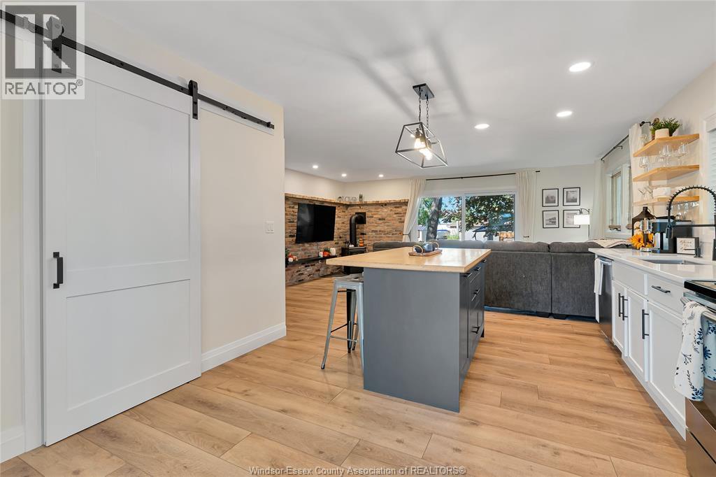 255 Edward Road, Lakeshore, ON - Indoor Photo Showing Kitchen