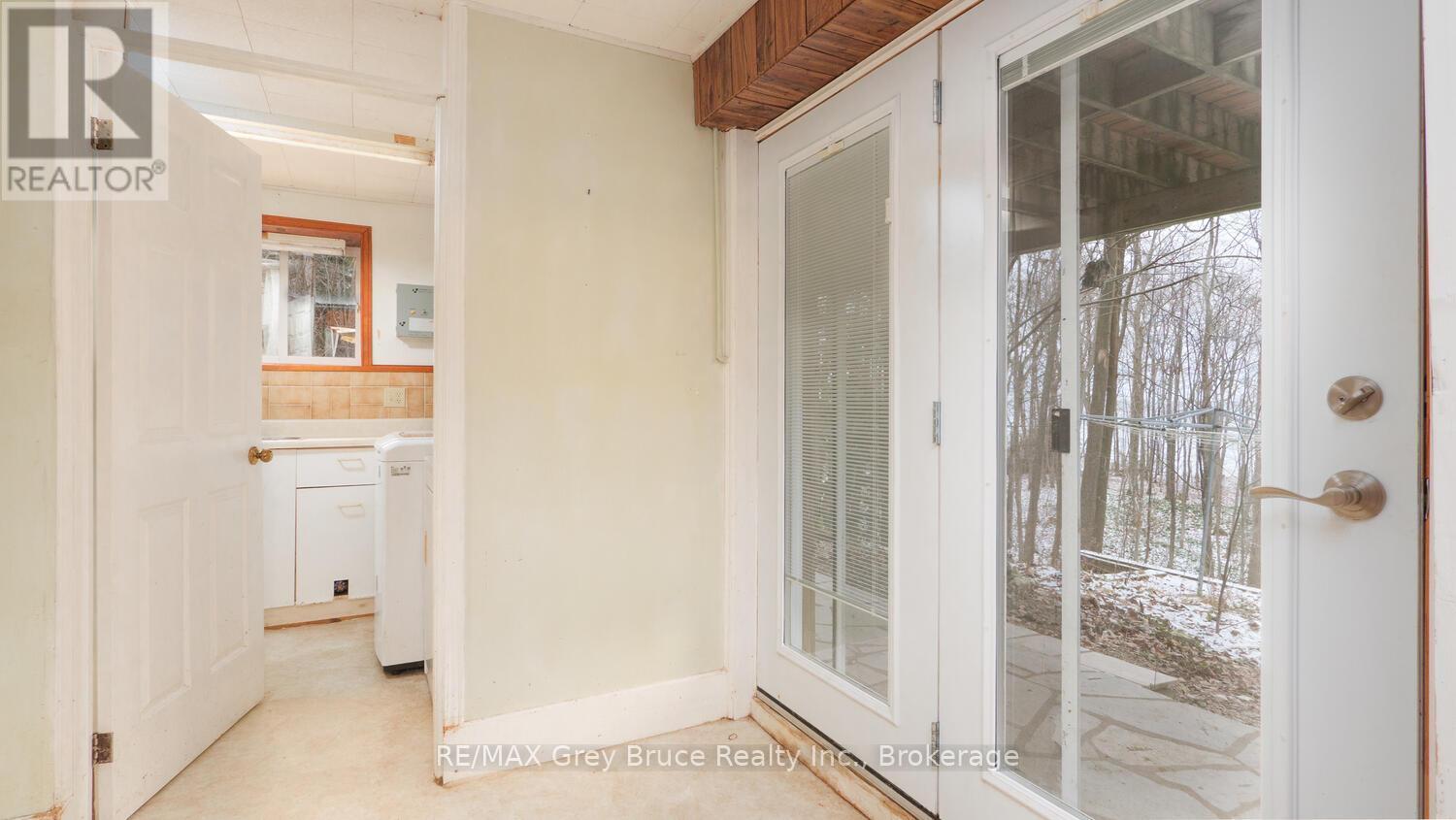 504791 Grey Road 1, Georgian Bluffs, ON - Indoor Photo Showing Other Room