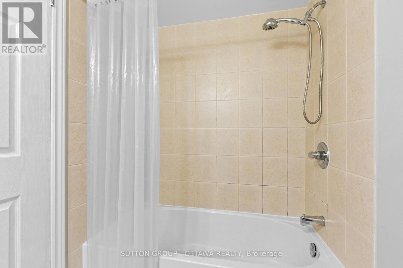 74 - 641 Louis Toscano Drive, Ottawa, ON - Indoor Photo Showing Bathroom