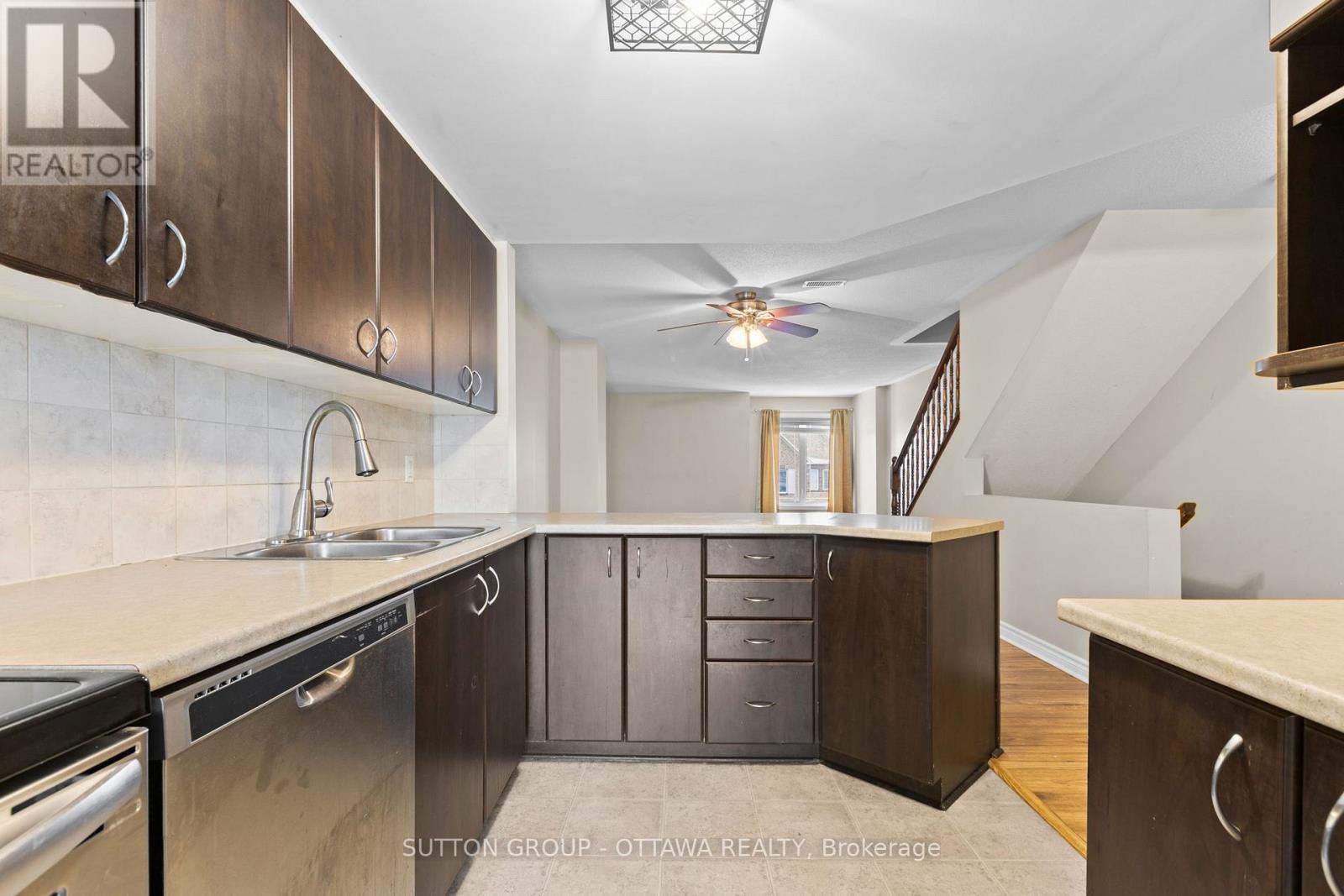 74 - 641 Louis Toscano Drive, Ottawa, ON - Indoor Photo Showing Kitchen With Double Sink