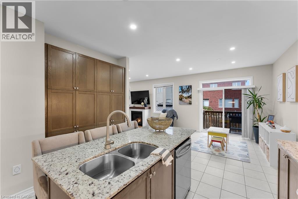 348 Concession 3 Road, Niagara-On-The-Lake, ON - Indoor Photo Showing Kitchen With Double Sink