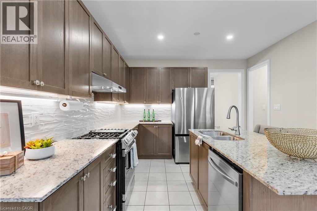 348 Concession 3 Road, Niagara-On-The-Lake, ON - Indoor Photo Showing Kitchen With Double Sink With Upgraded Kitchen