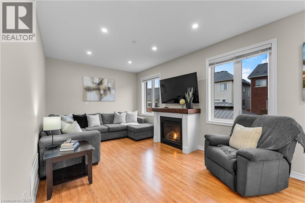348 Concession 3 Road, Niagara-On-The-Lake, ON - Indoor Photo Showing Living Room With Fireplace
