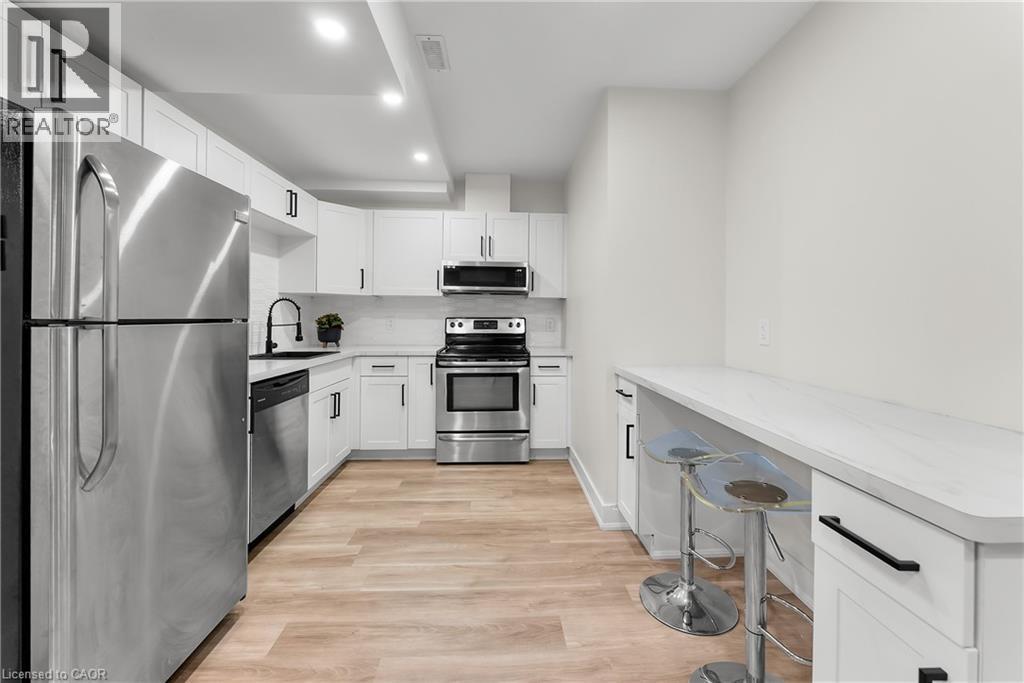 348 Concession 3 Road, Niagara-On-The-Lake, ON - Indoor Photo Showing Kitchen With Upgraded Kitchen