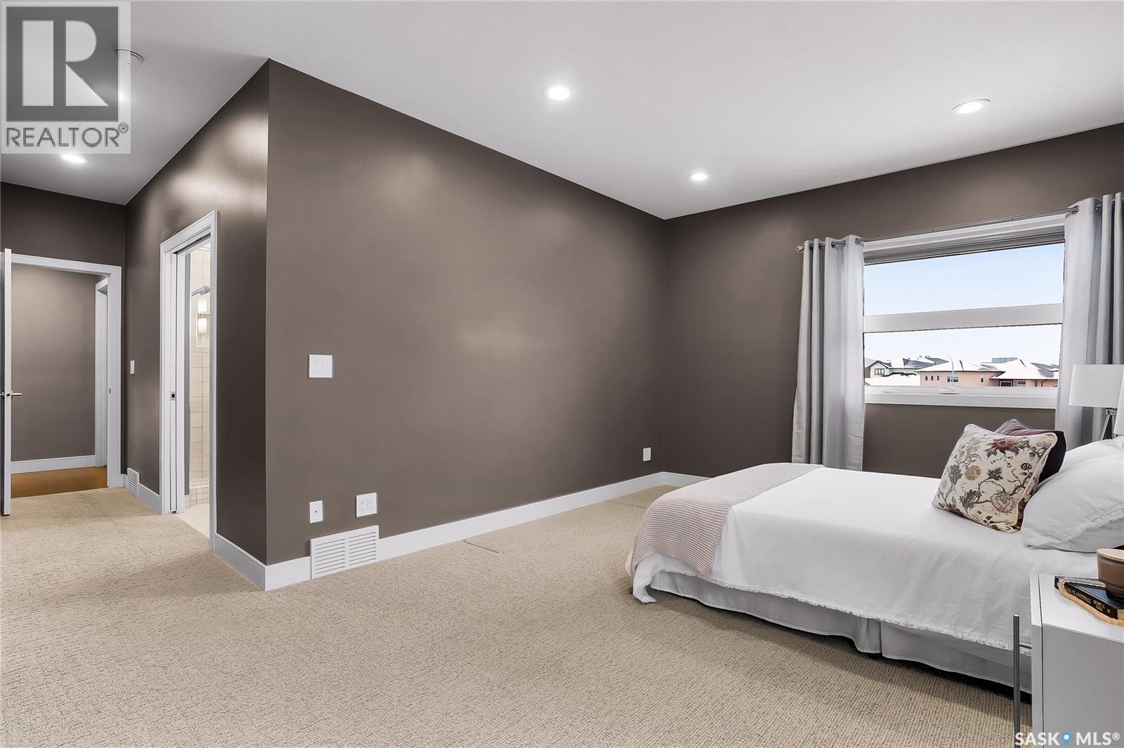 137 Gillies Bay, Saskatoon, SK - Indoor Photo Showing Other Room