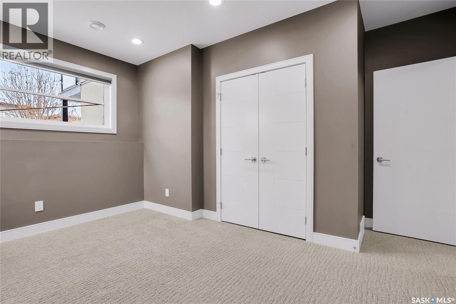 137 Gillies Bay, Saskatoon, SK - Indoor Photo Showing Other Room