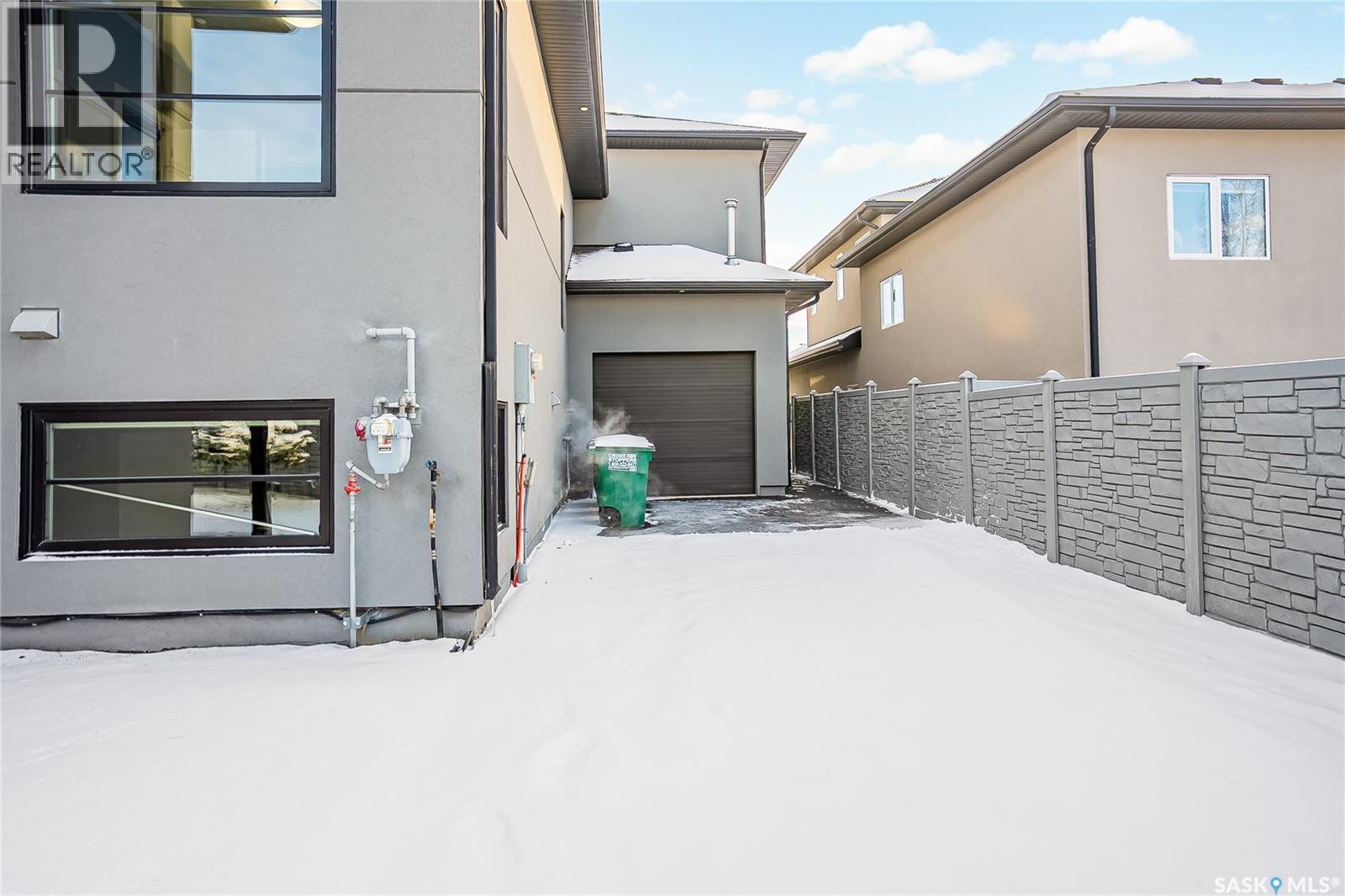 137 Gillies Bay, Saskatoon, SK - Outdoor With Exterior