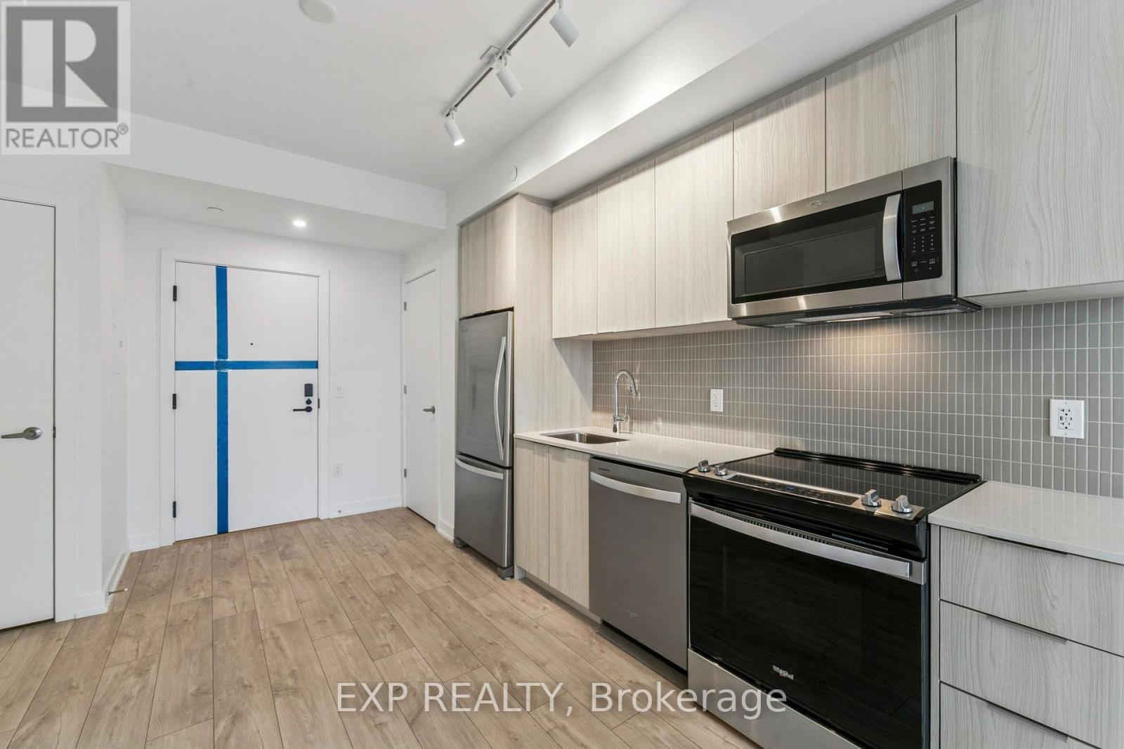 716 - 720 Whitlock Avenue, Milton, ON - Indoor Photo Showing Kitchen With Upgraded Kitchen