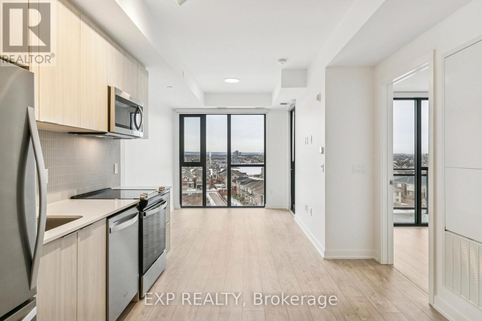 716 - 720 Whitlock Avenue, Milton, ON - Indoor Photo Showing Kitchen With Upgraded Kitchen