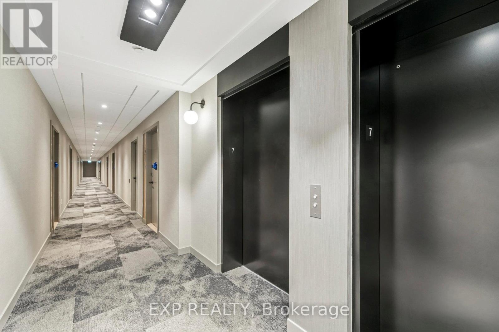 716 - 720 Whitlock Avenue, Milton, ON - Indoor Photo Showing Other Room