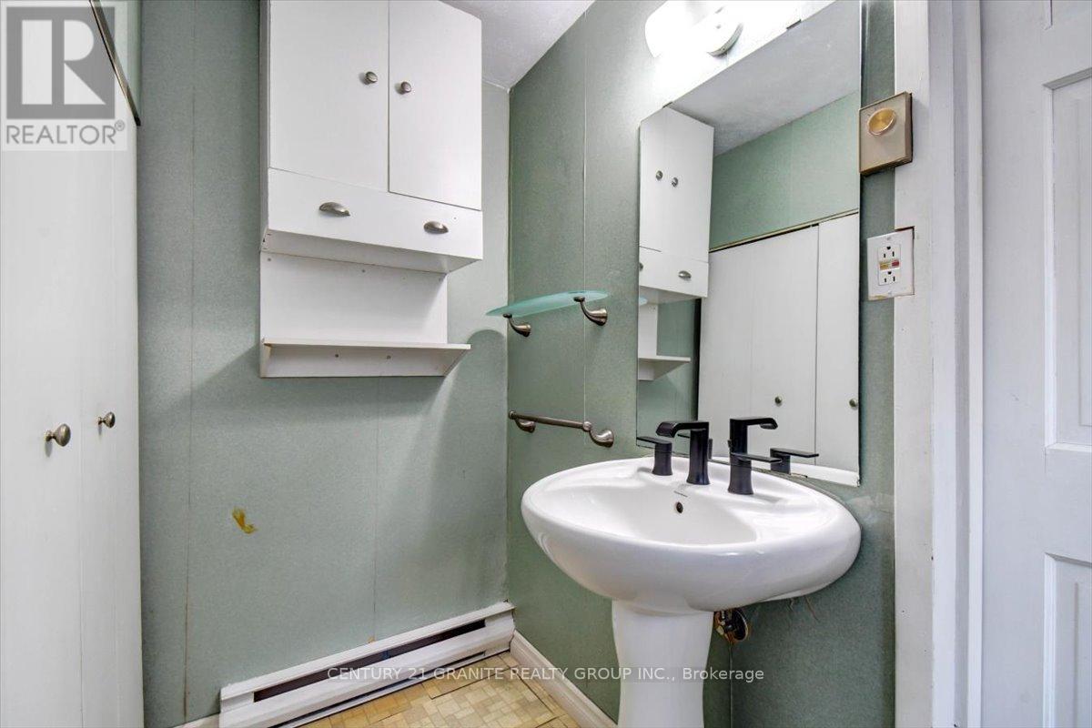3157 Lower Faraday Road, Faraday, ON - Indoor Photo Showing Bathroom