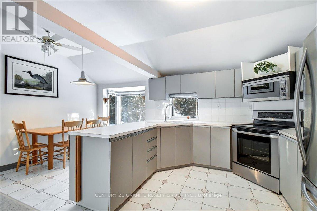 3157 Lower Faraday Road, Faraday, ON - Indoor Photo Showing Kitchen