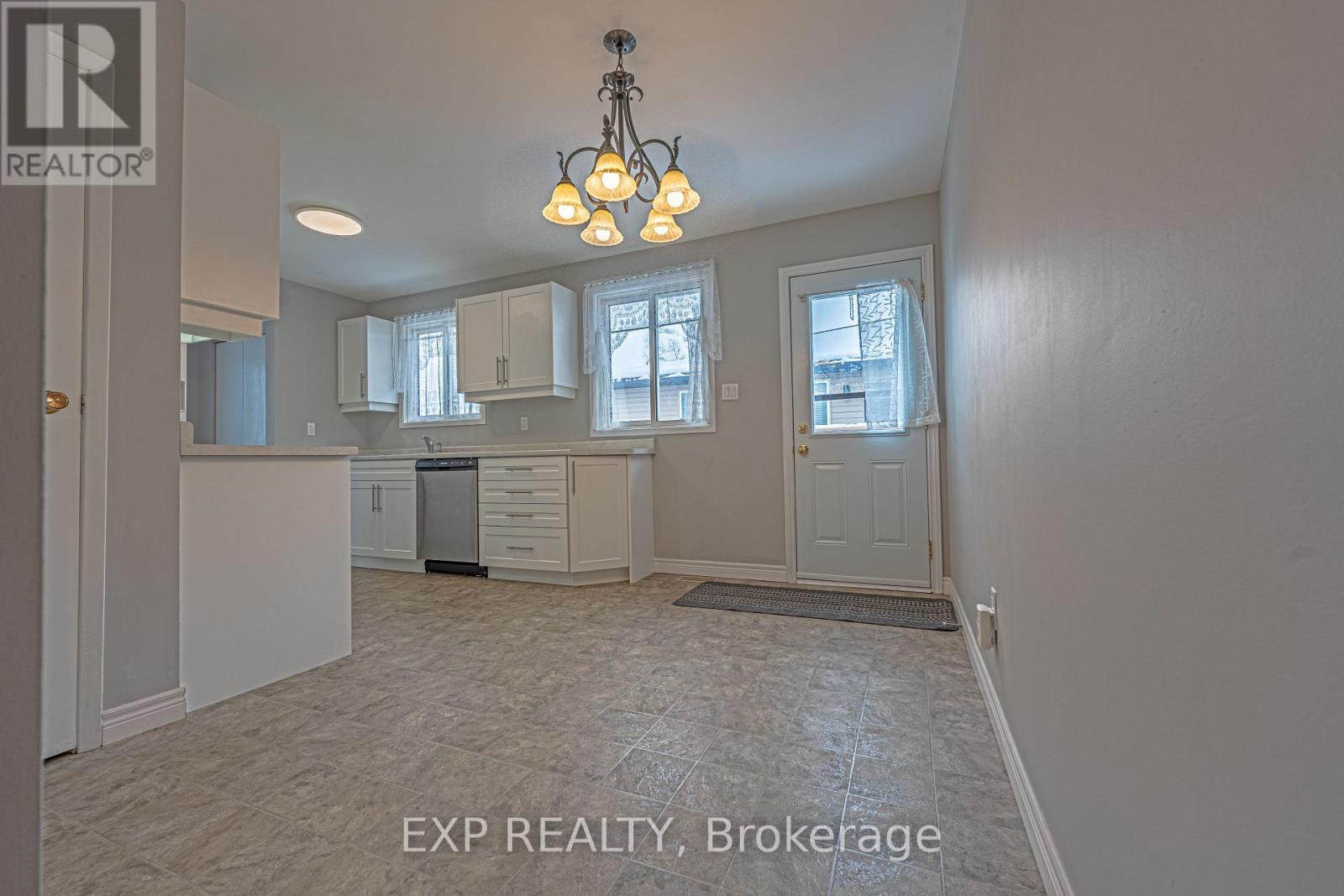 60 Witty Avenue, Ingersoll (Ingersoll - South), ON - Indoor Photo Showing Other Room