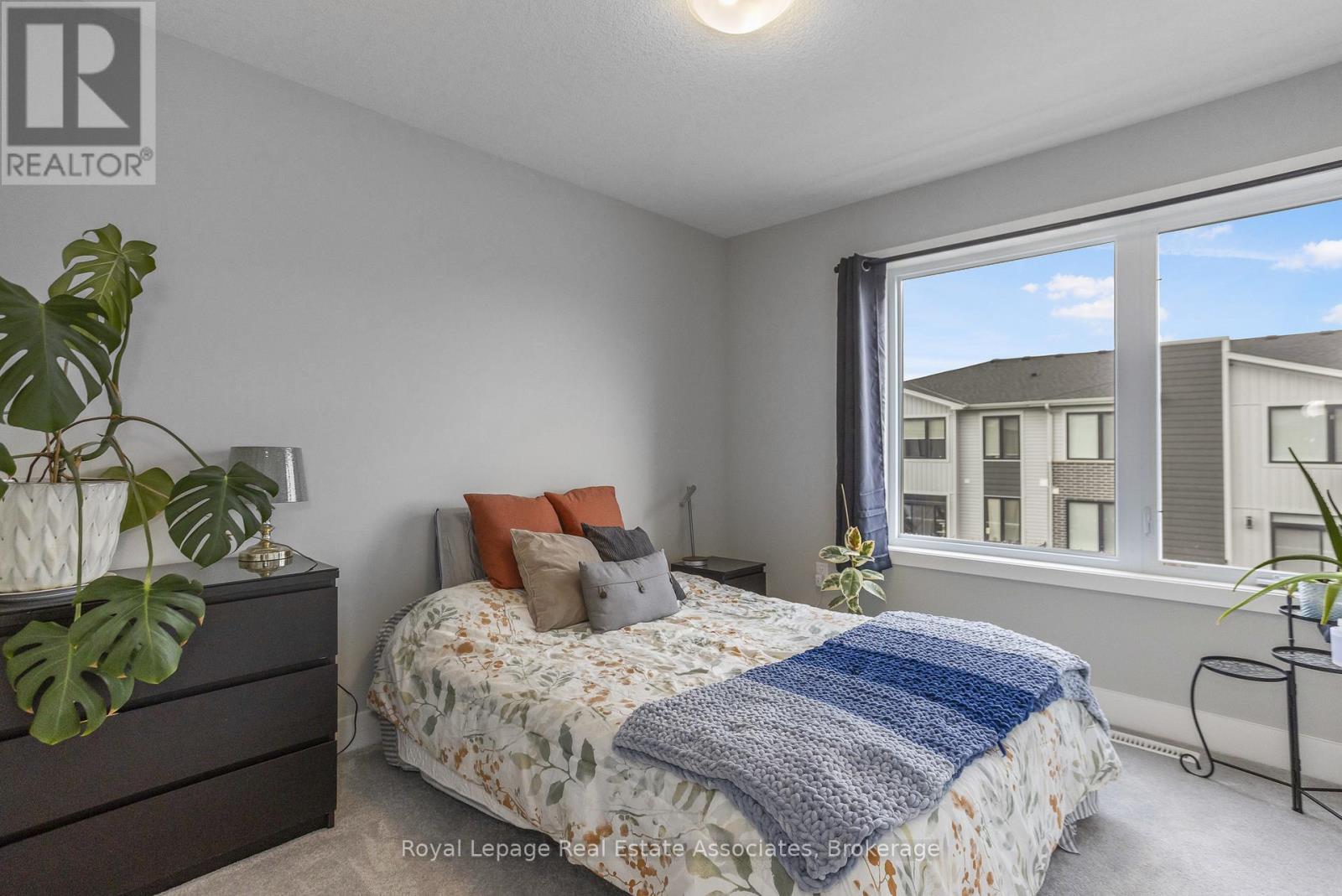 16 - 177 Edgevalley Road, London East, ON - Indoor Photo Showing Bedroom