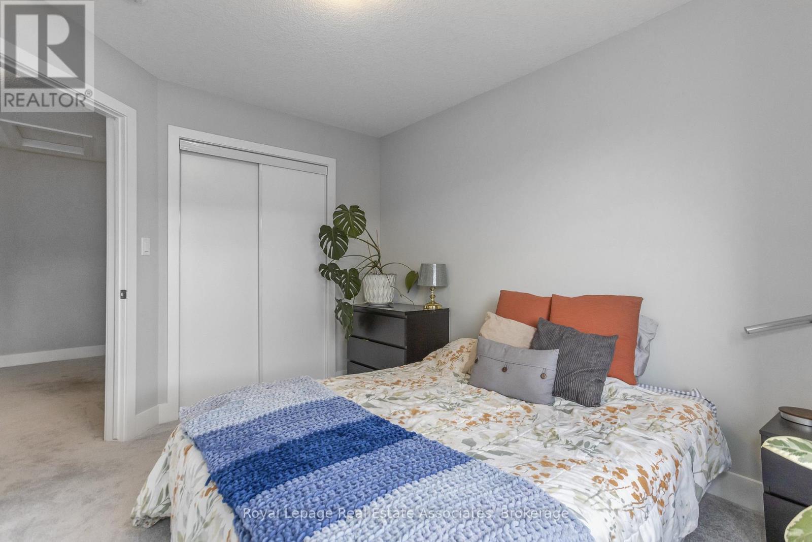 16 - 177 Edgevalley Road, London East, ON - Indoor Photo Showing Bedroom