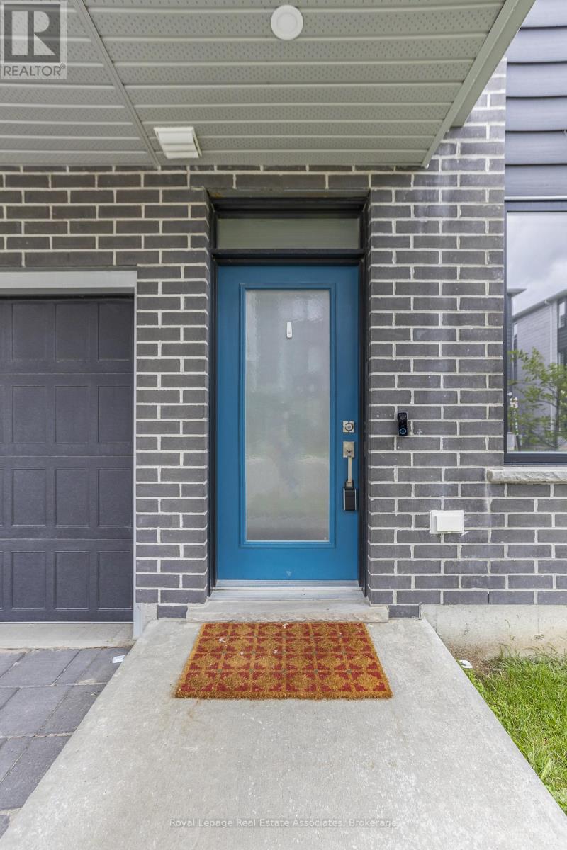 16 - 177 Edgevalley Road, London East, ON - Outdoor