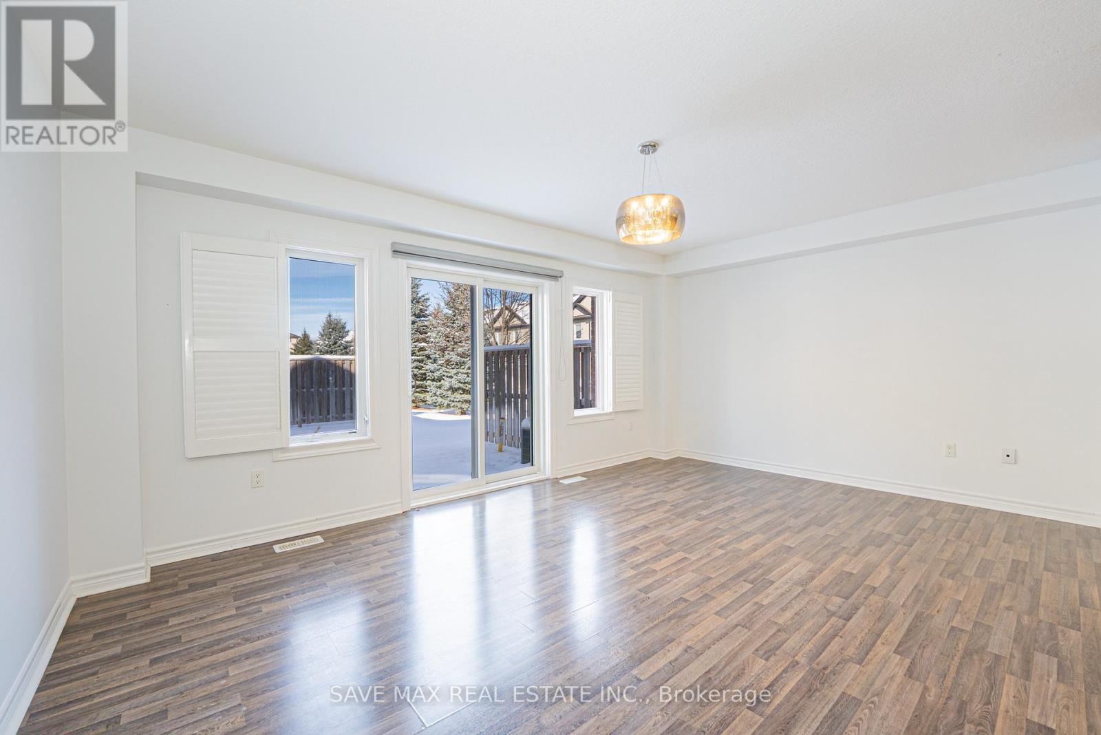 34 - 34 Arlington Crescent, Guelph, ON - Indoor Photo Showing Other Room