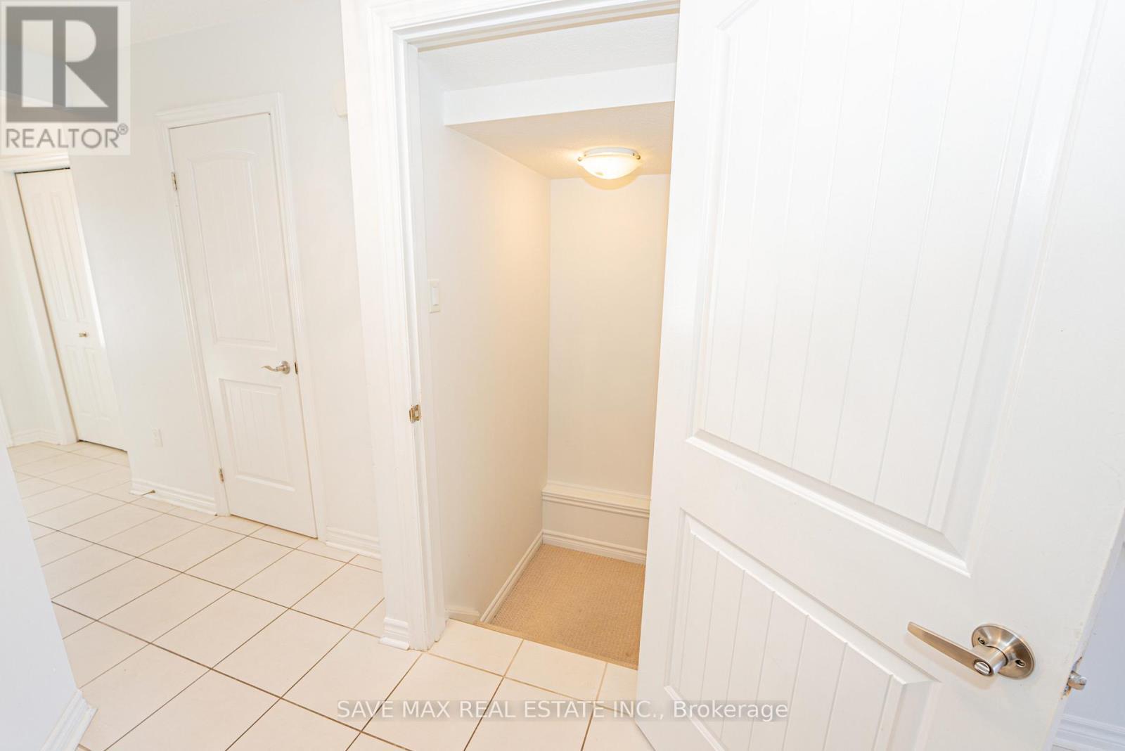 34 - 34 Arlington Crescent, Guelph, ON - Indoor Photo Showing Other Room