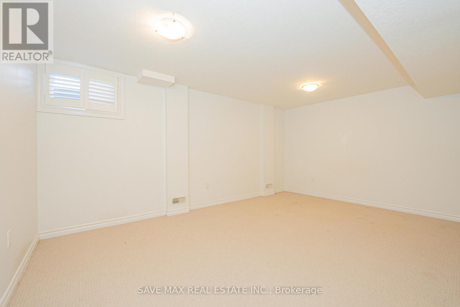 34 - 34 Arlington Crescent, Guelph, ON - Indoor Photo Showing Other Room