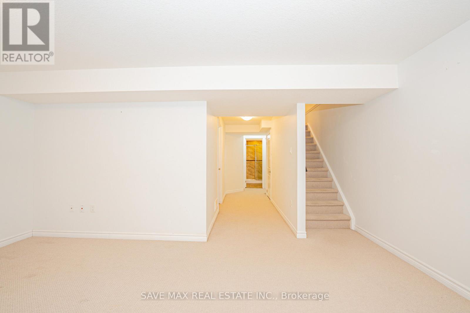 34 - 34 Arlington Crescent, Guelph, ON - Photo Showing Other Room