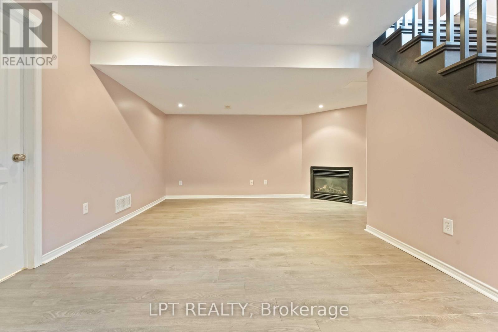 213 Idlewild Private, Ottawa, ON - Indoor Photo Showing Other Room