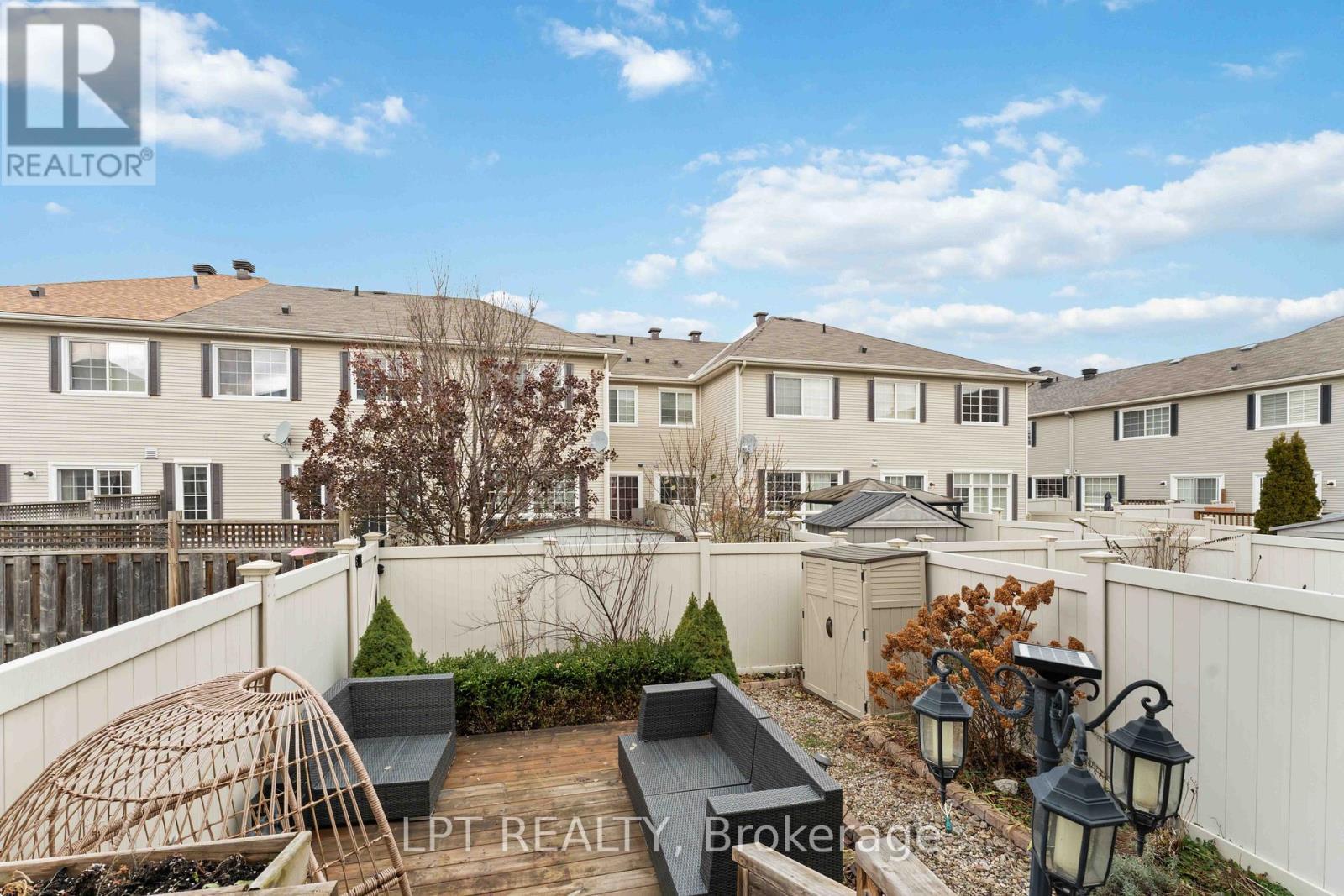 213 Idlewild Private, Ottawa, ON - Outdoor