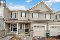 213 IDLEWILD PRIVATE Ottawa, ON K2J 0P4
