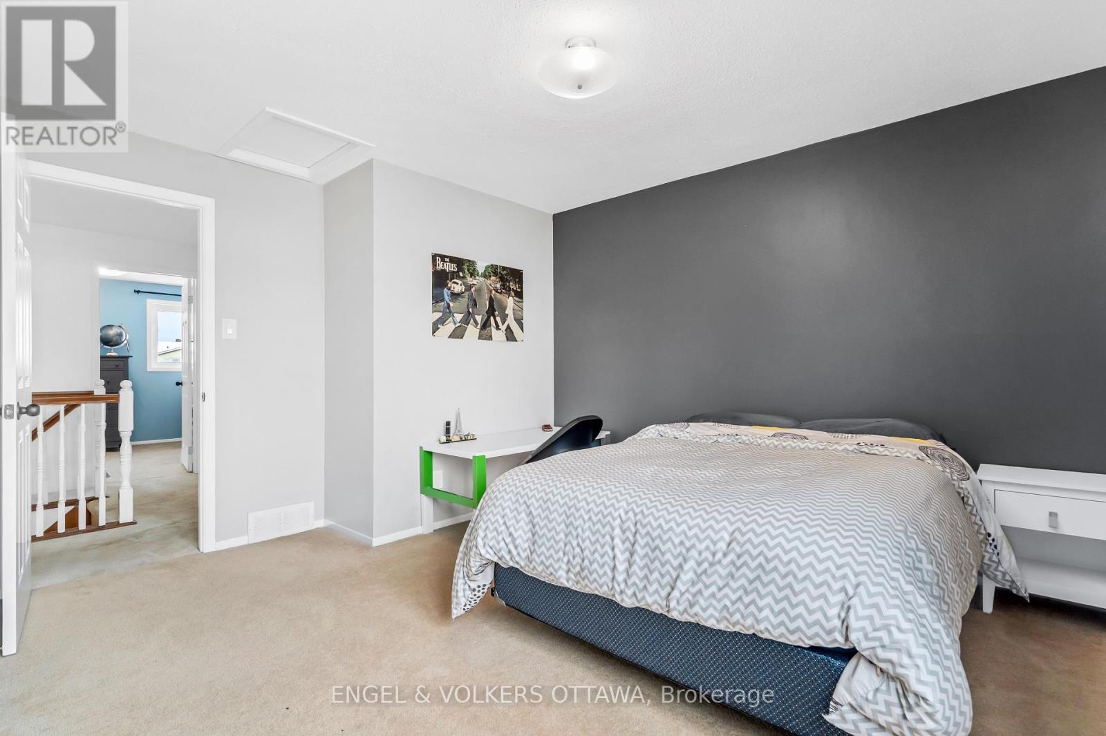 29 Valley Ridge Street, Ottawa, ON - Indoor Photo Showing Bedroom