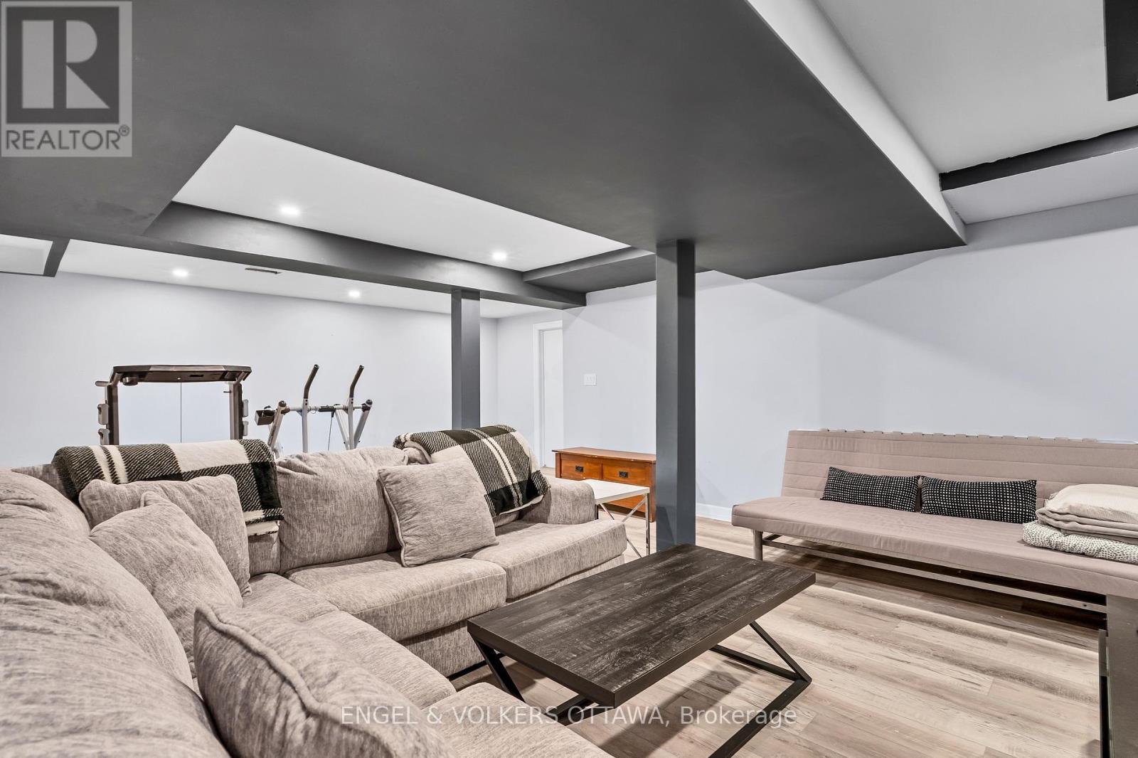 29 Valley Ridge Street, Ottawa, ON - Indoor