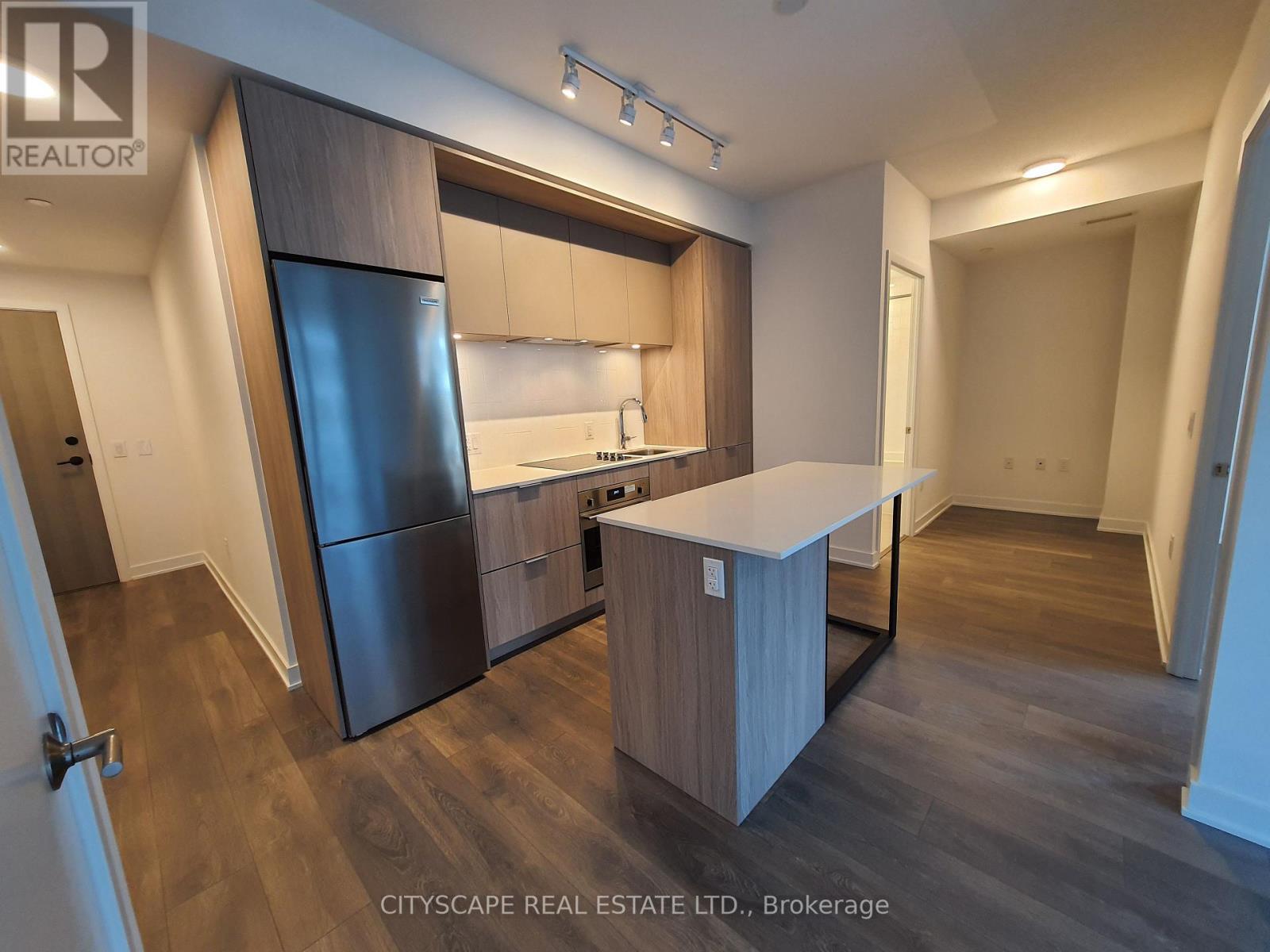 916 - 35 Tubman Avenue W, Toronto, ON - Indoor Photo Showing Kitchen With Double Sink