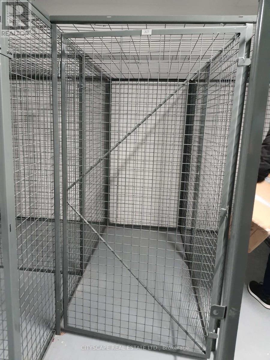 916 - 35 Tubman Avenue W, Toronto, ON - Indoor Photo Showing Bathroom