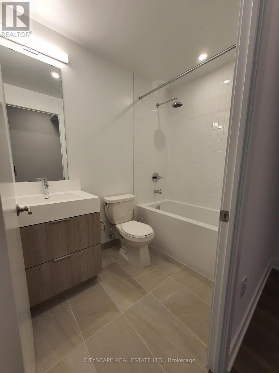 916 - 35 Tubman Avenue W, Toronto, ON - Indoor Photo Showing Bathroom