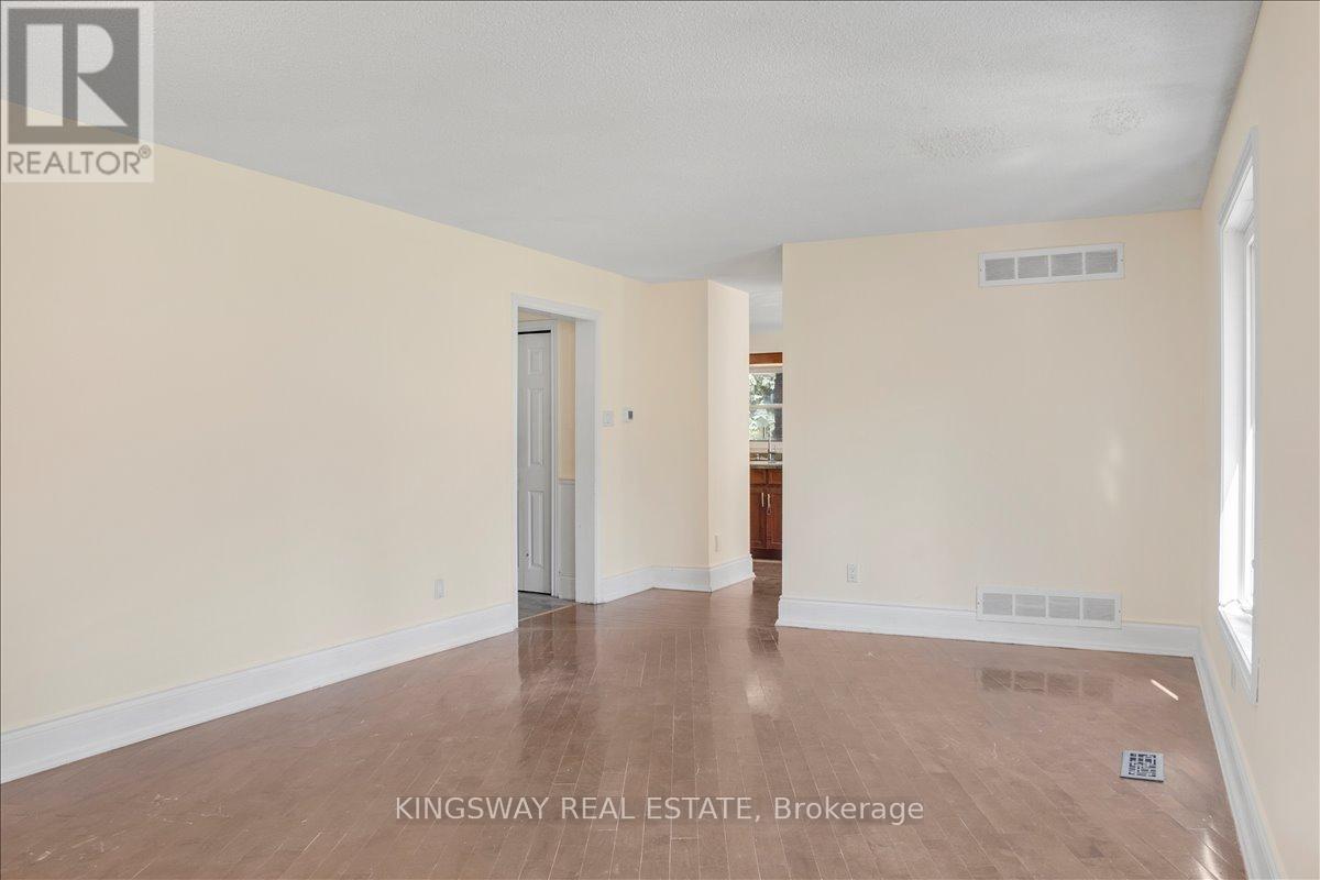 (Upper) - 26 Cynthia Crescent, Richmond Hill, ON - Indoor Photo Showing Other Room