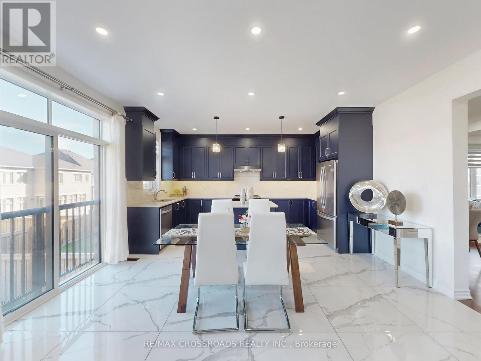 62 Kentledge Avenue, East Gwillimbury, ON - Indoor Photo Showing Other Room