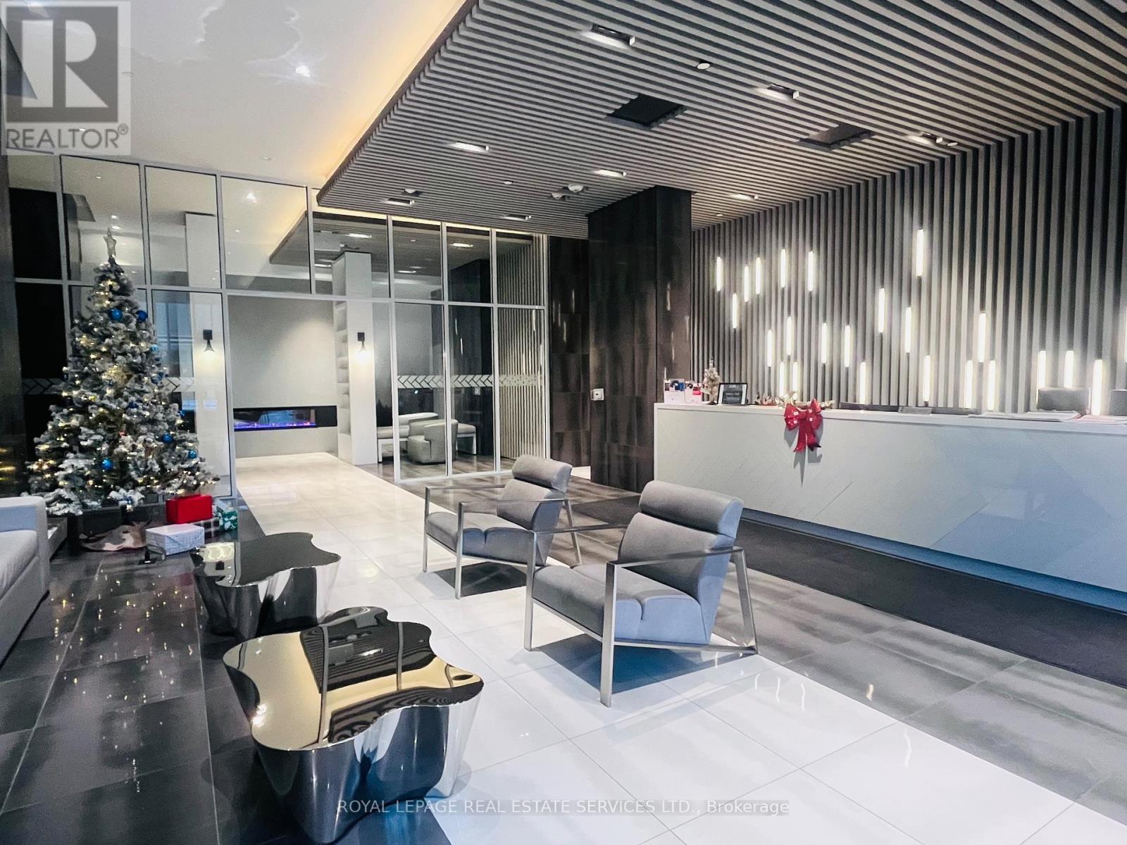 407 - 2481 Taunton Road, Oakville, ON - Indoor Photo Showing Other Room