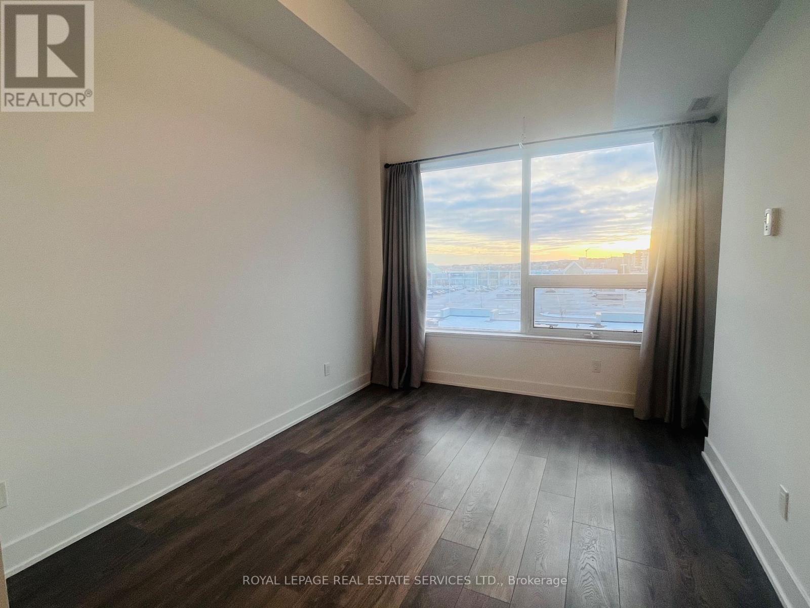 407 - 2481 Taunton Road, Oakville, ON - Indoor Photo Showing Other Room