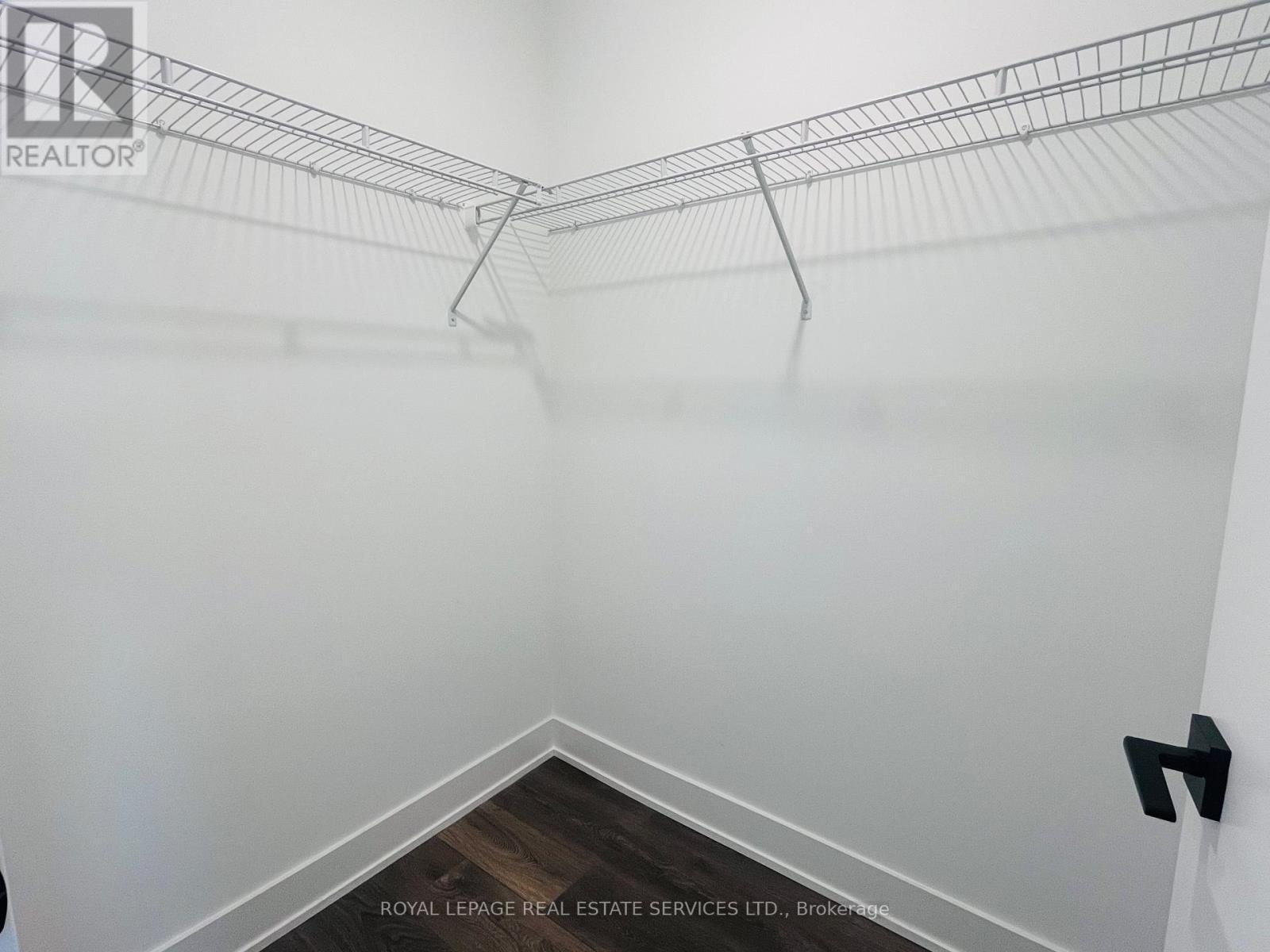 407 - 2481 Taunton Road, Oakville, ON - Indoor With Storage