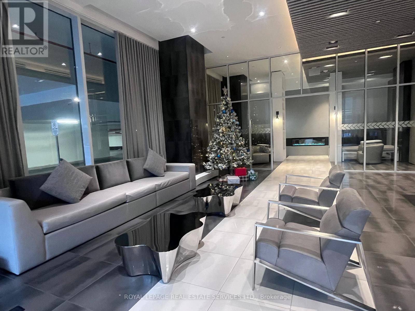 407 - 2481 Taunton Road, Oakville, ON - Indoor