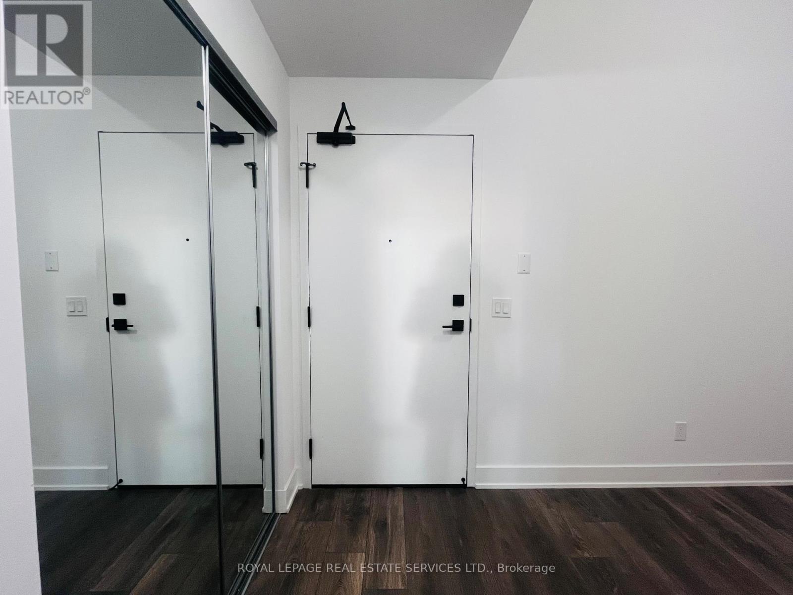 407 - 2481 Taunton Road, Oakville, ON - Indoor Photo Showing Other Room