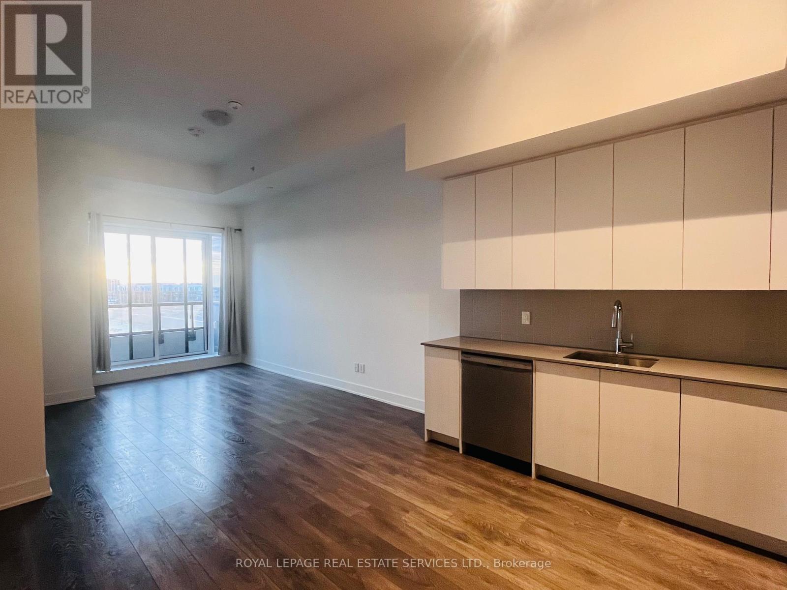 407 - 2481 Taunton Road, Oakville, ON - Indoor Photo Showing Kitchen
