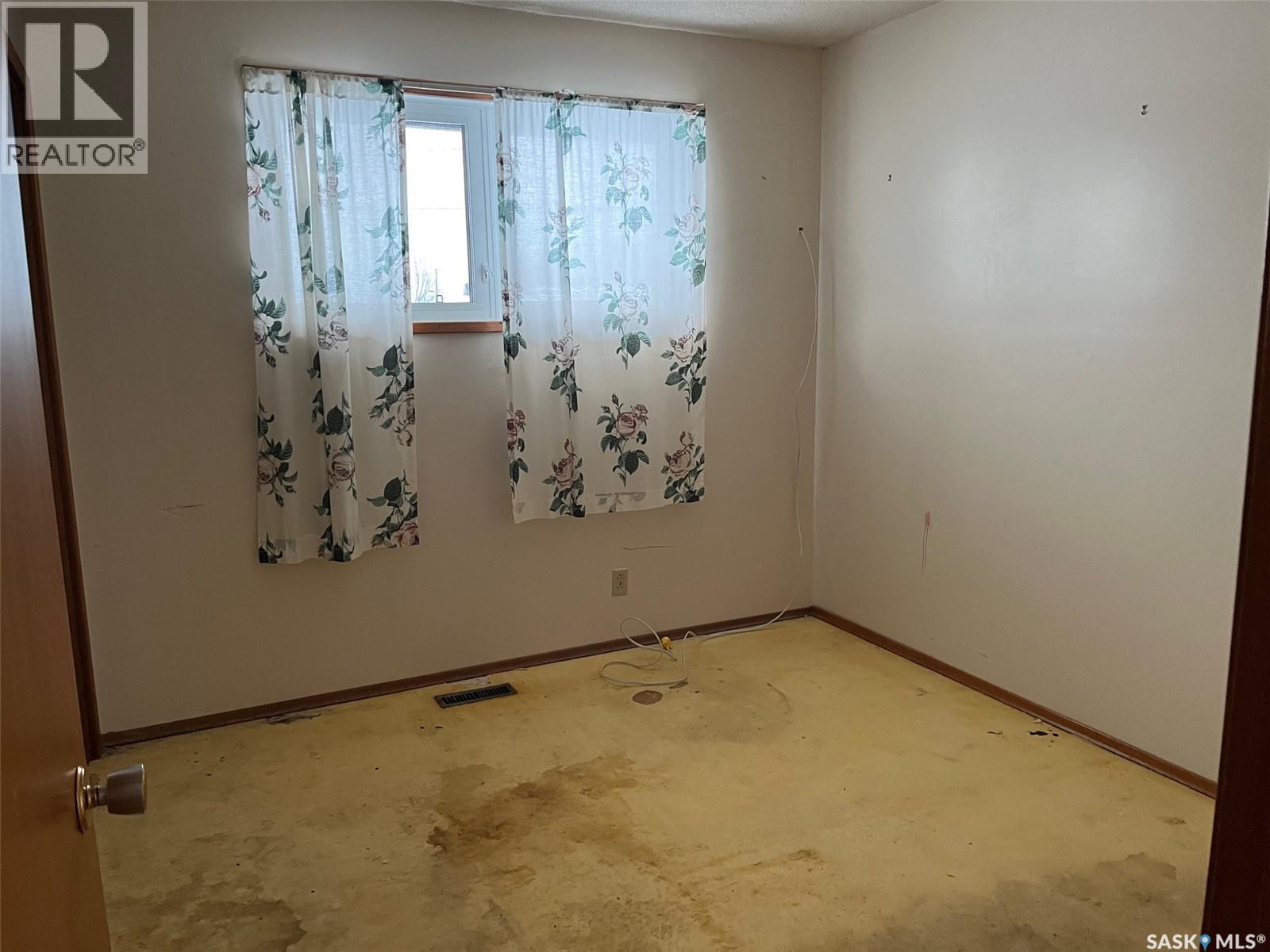 404 Central Avenue, Montmartre, SK - Indoor Photo Showing Other Room