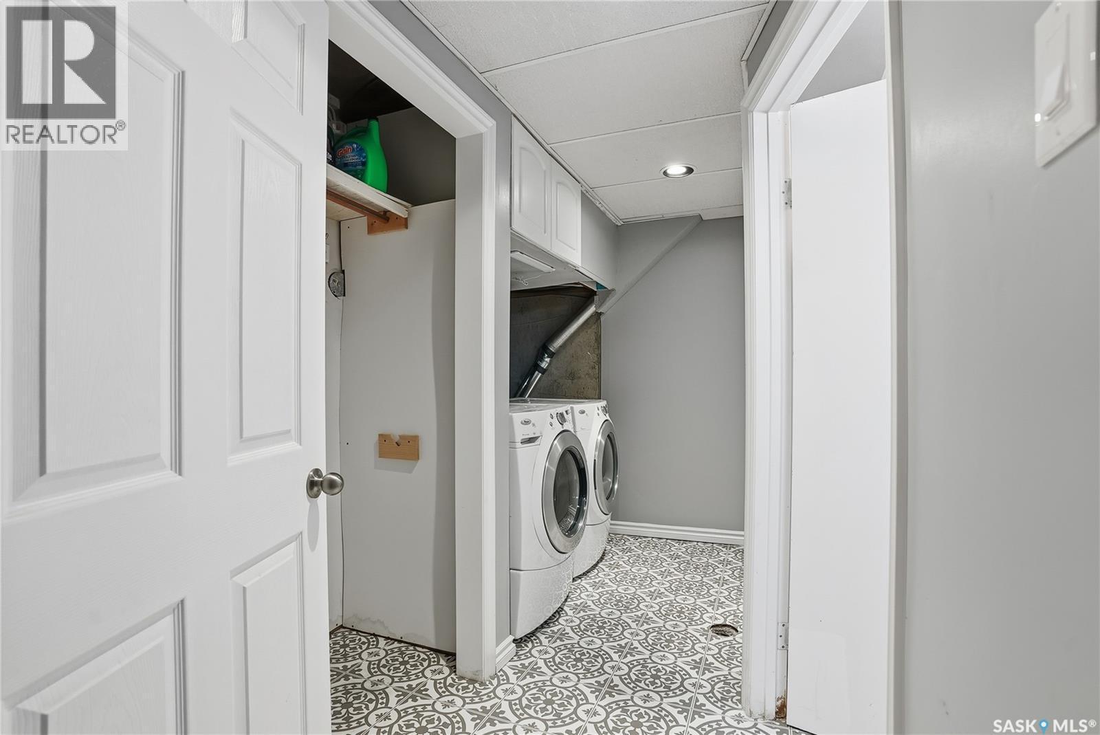 112 Brown Crescent, Saskatoon, SK - Indoor Photo Showing Laundry Room