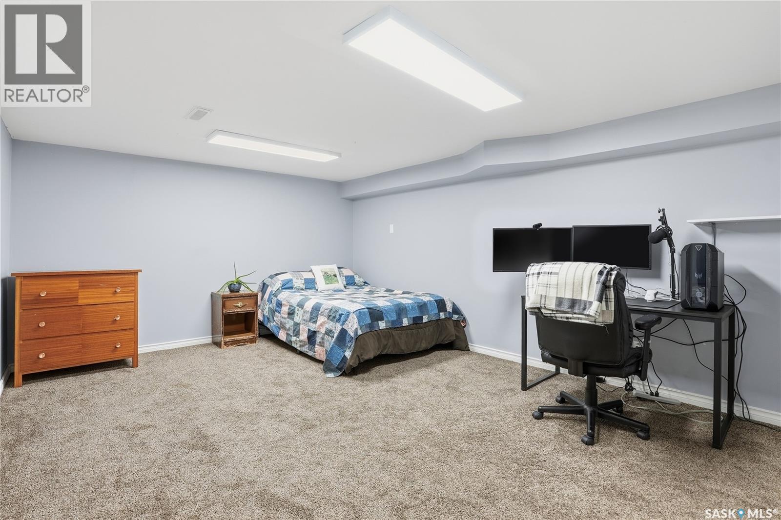 112 Brown Crescent, Saskatoon, SK - Indoor Photo Showing Bedroom